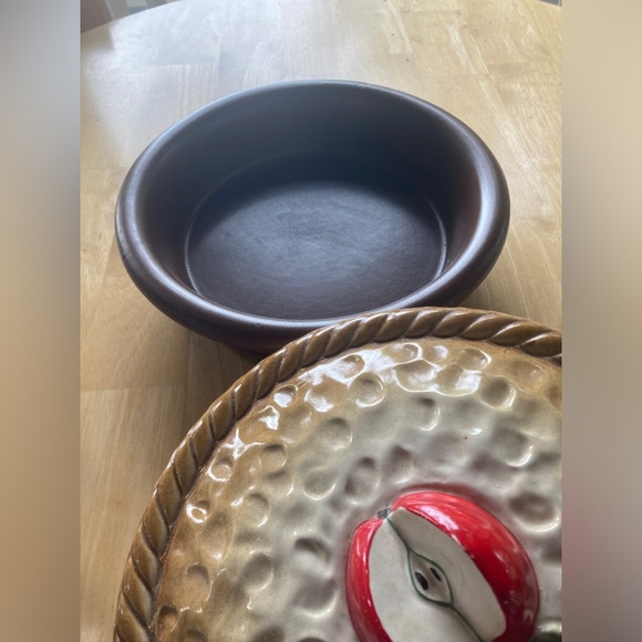 Vintage Ceramic Deep Dish Pie Keeper With Lid - Picture 2 of 7